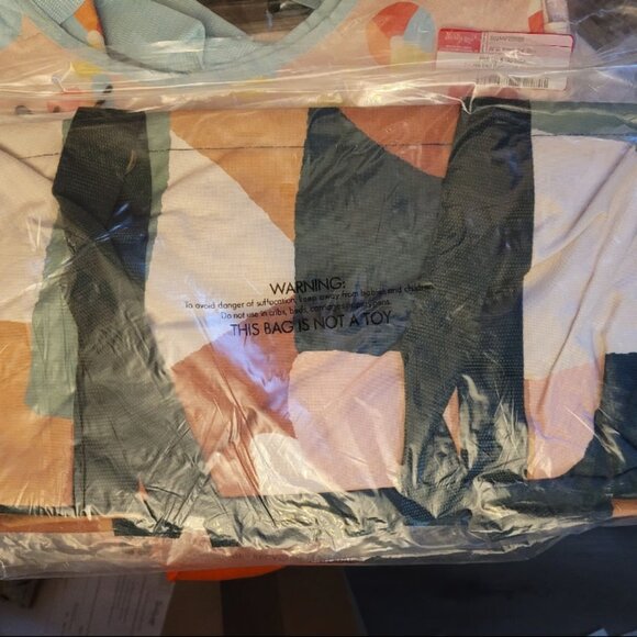 Medium Utility Tote in Deco Patchwork - Picture 2 of 5